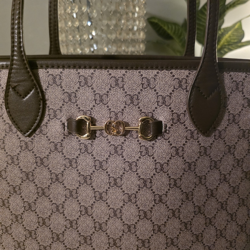 Chic Designer Patterned Tote Bag - Picture 3 of 8